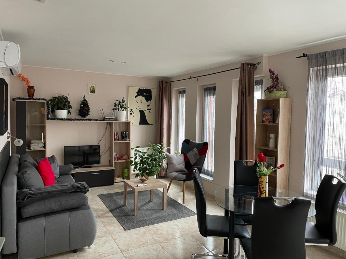 Nyil Wellnes Apartment Debrecen